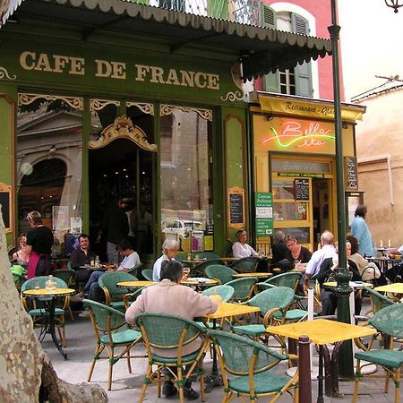 Studio De Charme Avec Sa Terrasse En Plein Coeur De Ville LʼIsle-sur-la-Sorgue Exterior foto