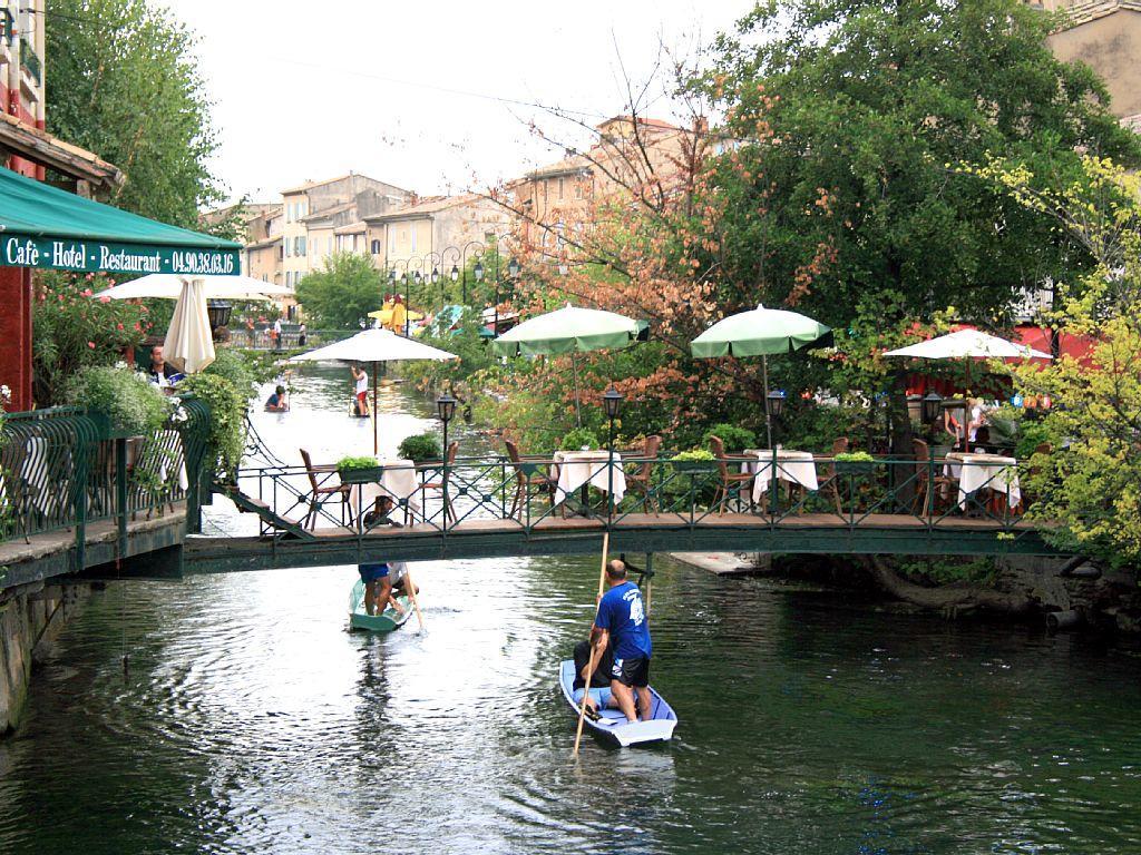 Studio De Charme Avec Sa Terrasse En Plein Coeur De Ville LʼIsle-sur-la-Sorgue Exterior foto